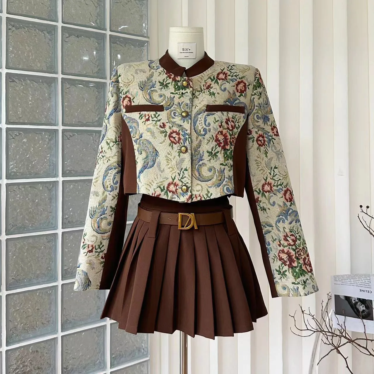 Description Picture 5 of itemVintage Small Fragrance Magree Old Testament Jacquard Style Exquisite Short Jacket Pleated Skirt Belt