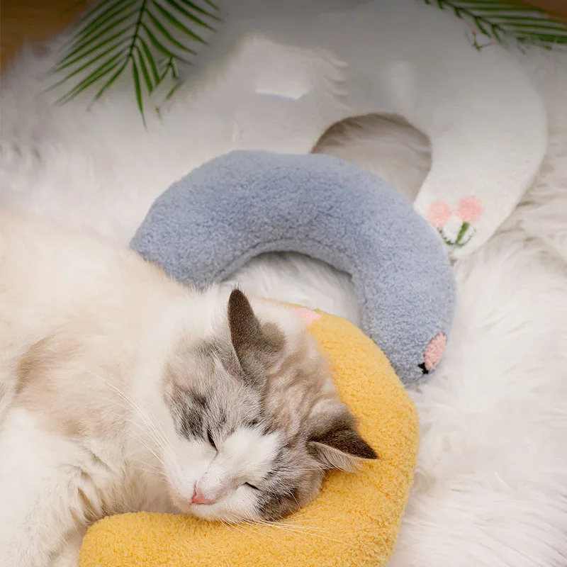 New small pillow for cats Fashion neck support Deep sleep dog U-shaped pillow Cat pillow Kitten head pillow dog pillow