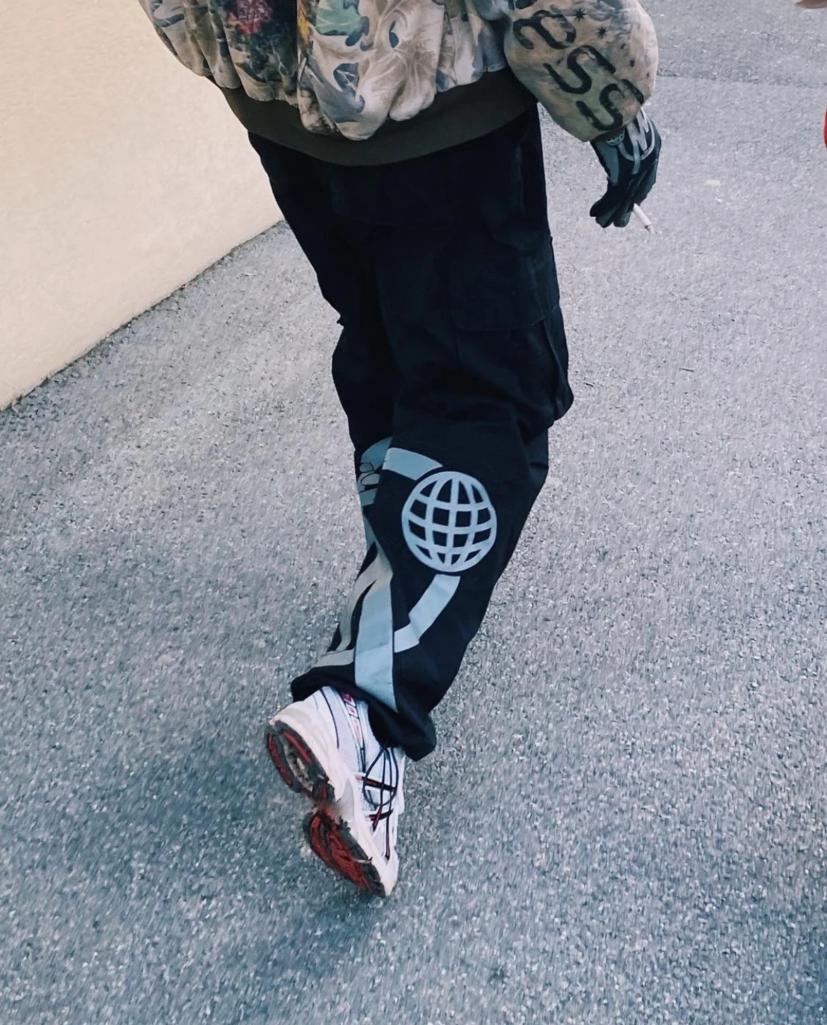 Description Picture 5 of itemDEEPTOWN Vintage Cargo Pants Women Y2K Streetwear Harajuku Fashion Trousers Male Baggy Sweatpants Printed Hip Hop Pocket Korean