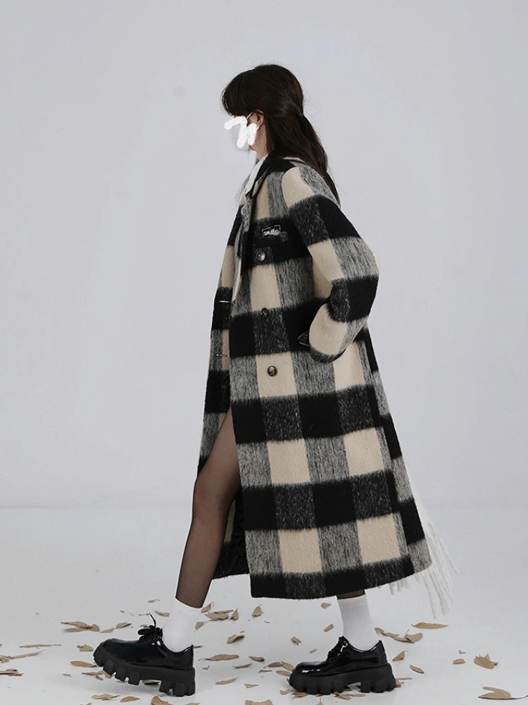 Description Picture 4 of item2023 Spirng Plaid Woolen Coat Women Korean Fashion Y2k Long Coat Jacket Office Lady Casual Elegant Clothing Coat Warm Design