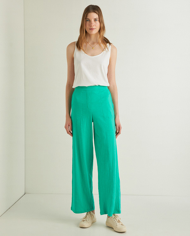 GREEN