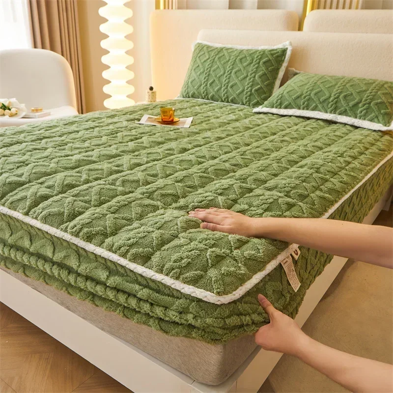 Autumn Winter Thicken Warm Mattress Pad and Pillowcase Soft Tafu Velvet Fitted Bed Sheet Set with Elastic Band Quilted Bed Cover