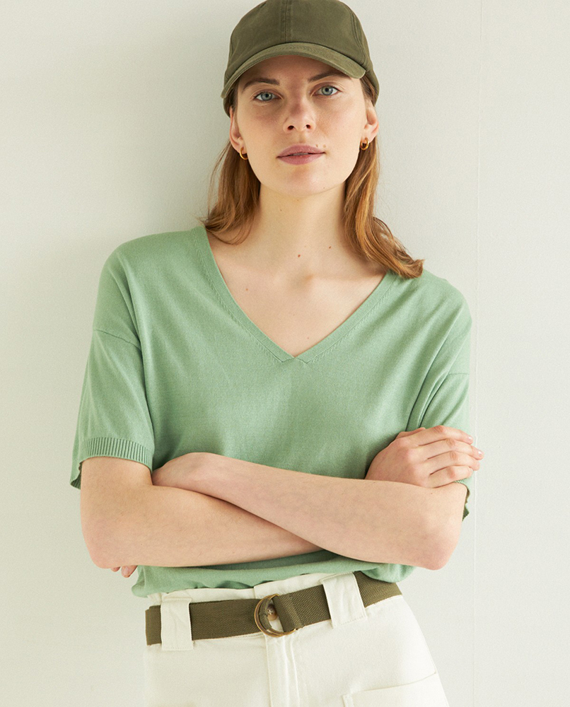 SHORT-SLEEVE V-NECK SWEATER