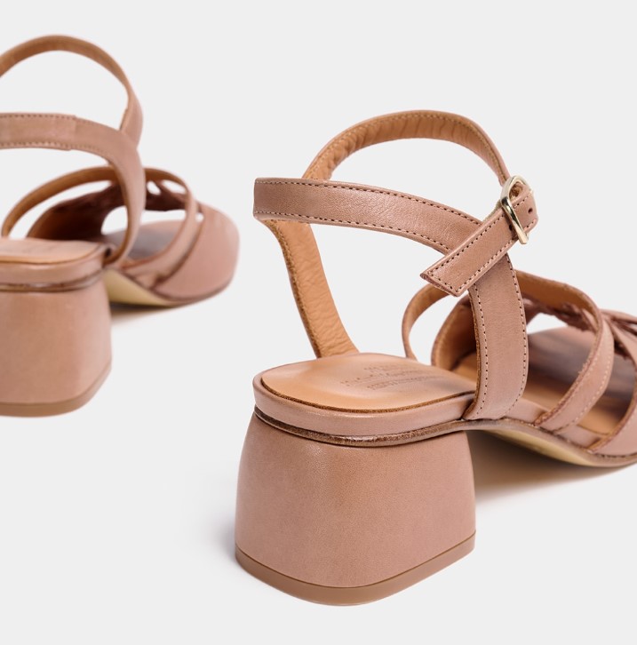 Slide image 6757663ef1ad4e64b0d08281a0cca4c2