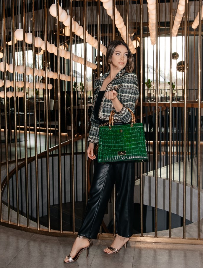 Slide image d1ac15dfee1c4af88d669a5aaea891c7