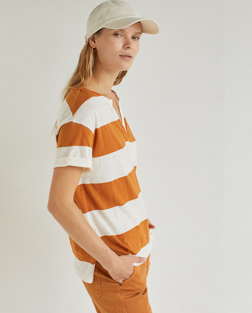 STRIPED V-NECK T-SHIRT ECRU