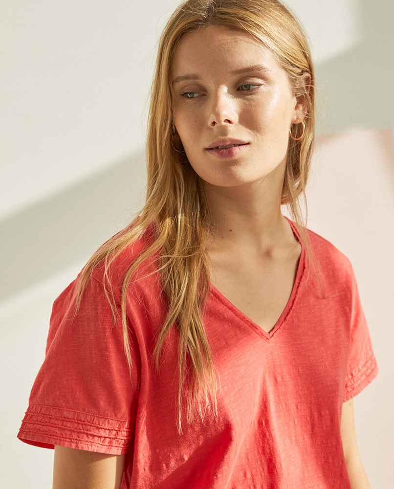 ORGANIC-COTTON V-NECK T-SHIRT WITH V-NECK
