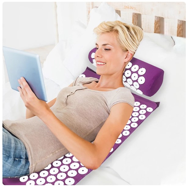 Body Fascia Massager with Anti-Slip Handle and Grooved Gear - Ideal for Arms, Legs, Thighs, and Buttocks - Smooth Roller Massager