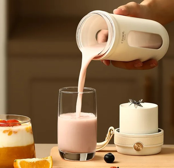 PowerBlend Pro: 350ML Portable Blender with 10 Blades and 3000mAh Battery - Electric Juicer